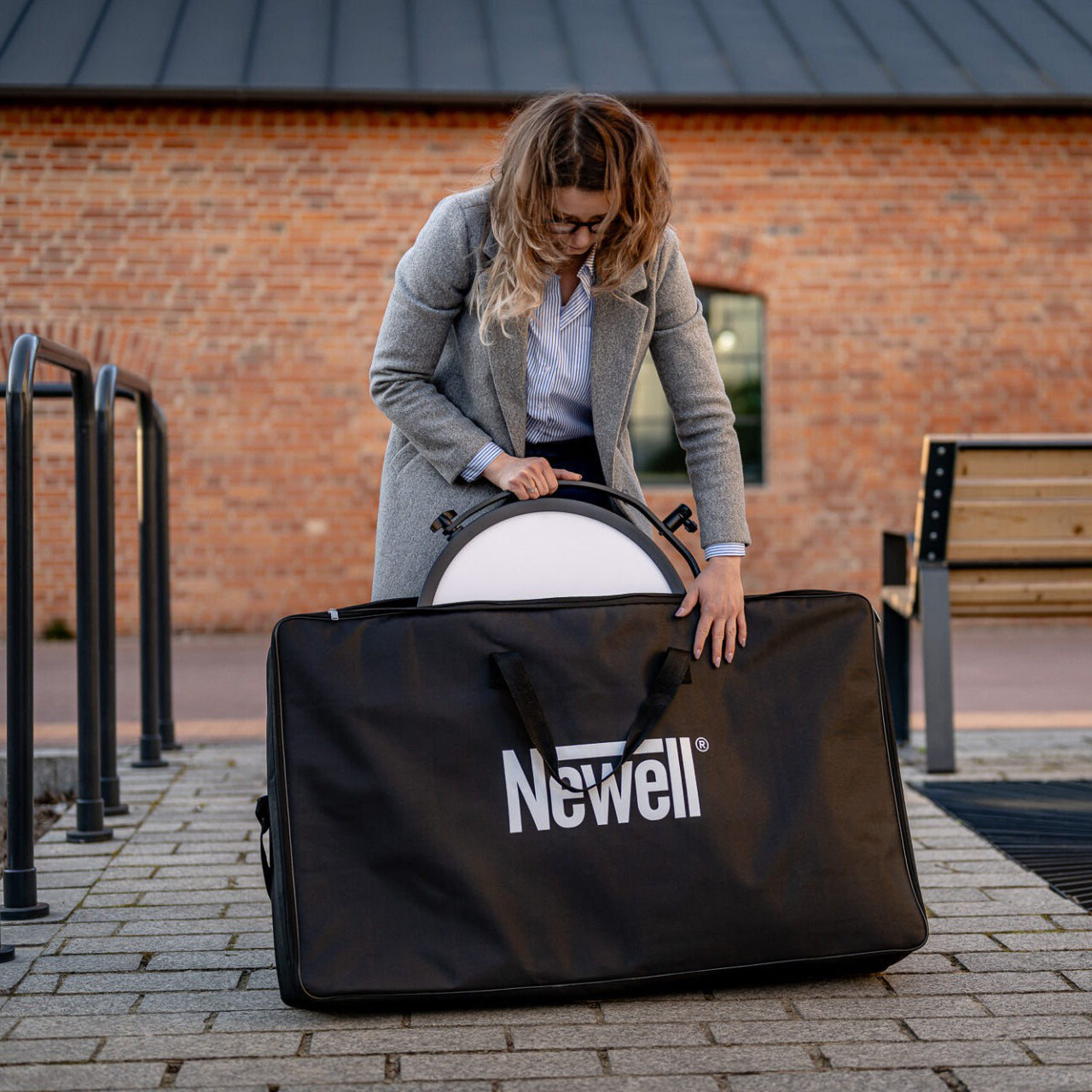 Newell Air Artha XL und Talos – LED-Lichtset mit Stativ