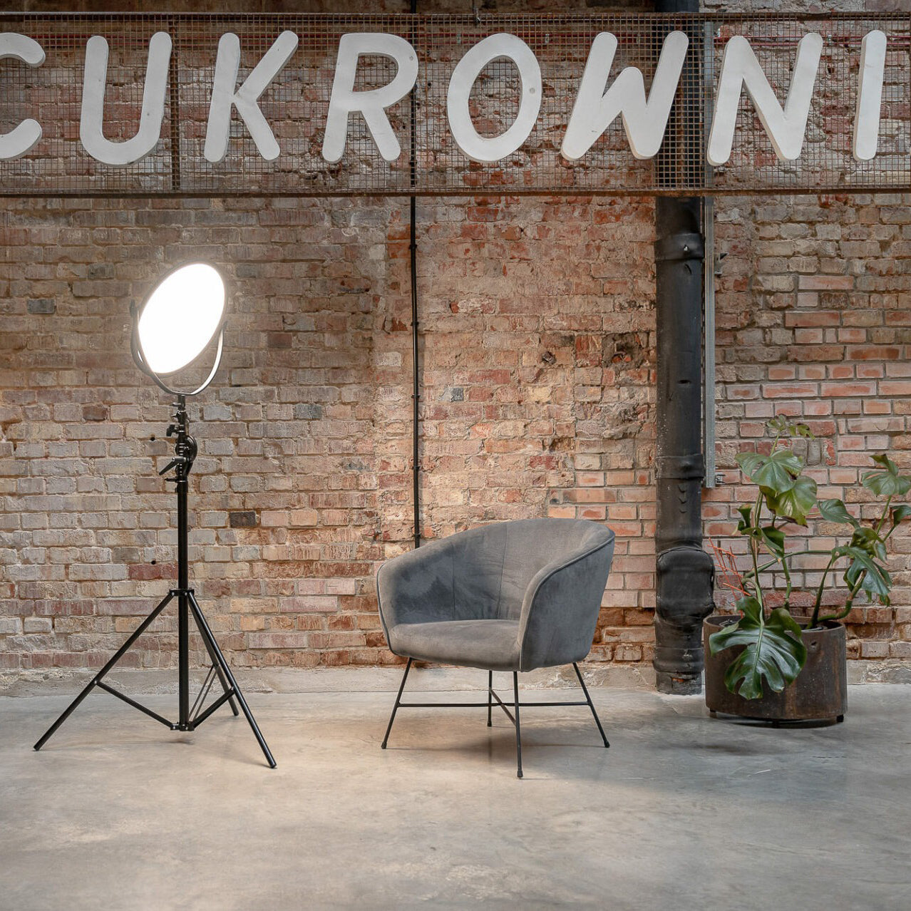 Newell Air Artha XL und Talos – LED-Lichtset mit Stativ