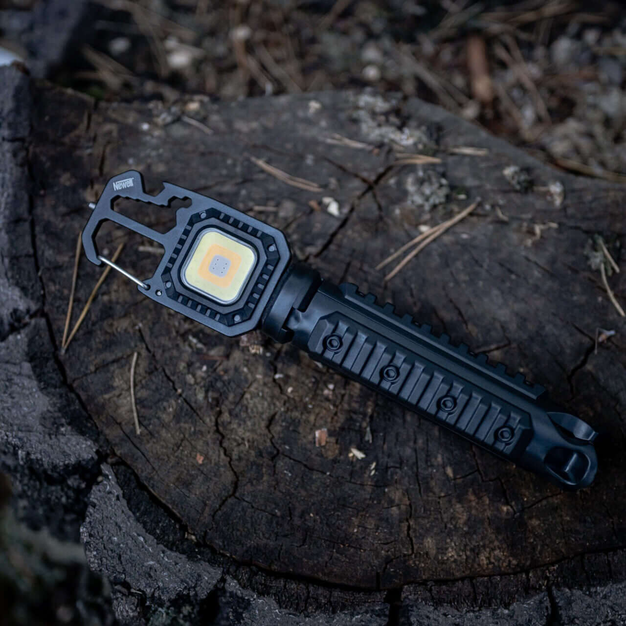 Newell Lunar Multitool LED Lampe und Tripod - Newell Pro DE