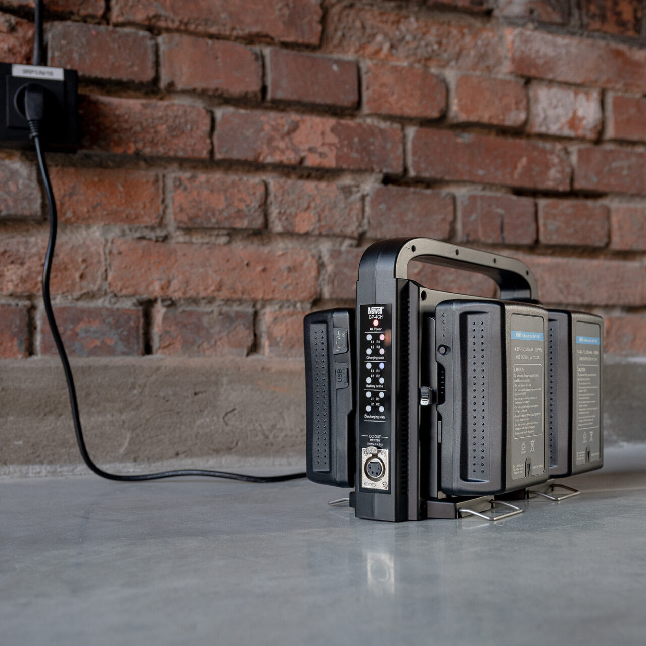 Newell BP-4CH 4-Kanal-Ladegerät für V-Mount Akkus - Newell Pro DE