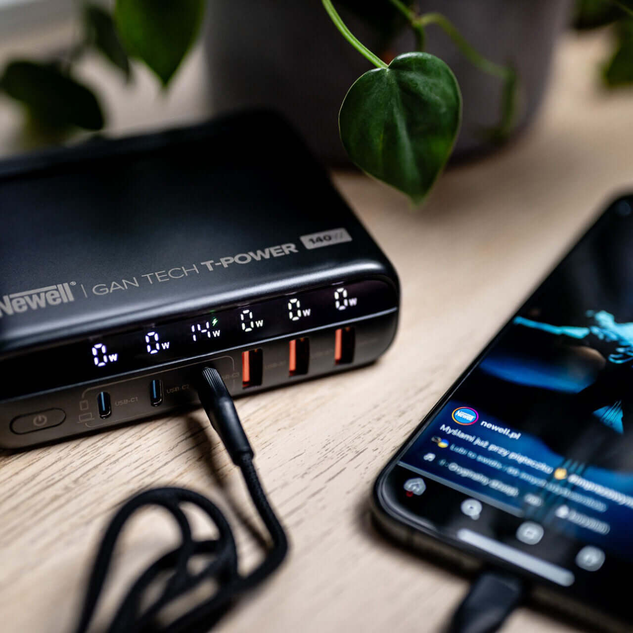 Newell GaN Tech T-power 140 W Ladegerät mit Adapterkit - Newell Pro DE
