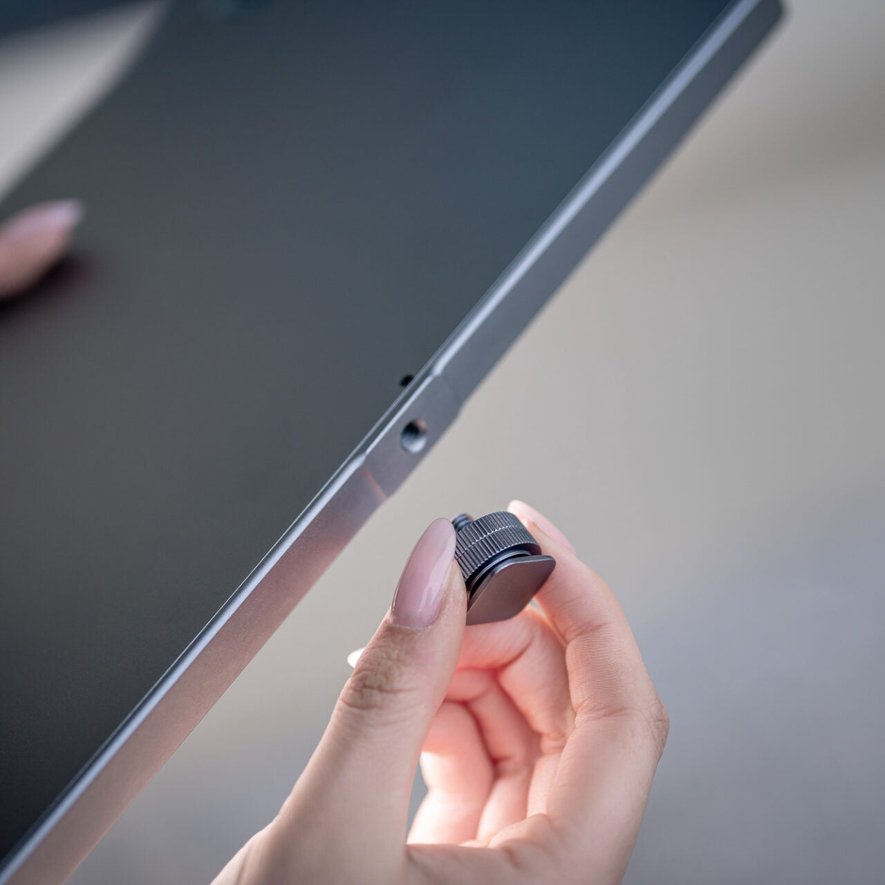 Newell RGB-W Rangha Max LED Leuchte XL - Newell Pro DE