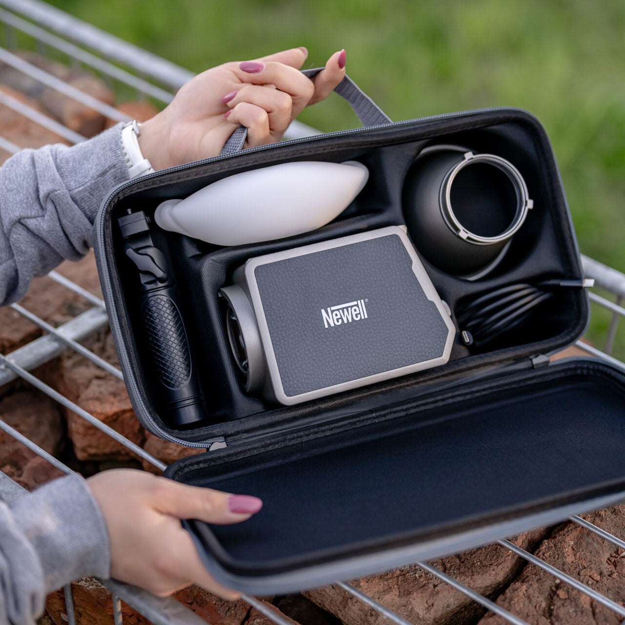 Newell Zora 90 WB (2700 – 6500 K) LED-Leuchte